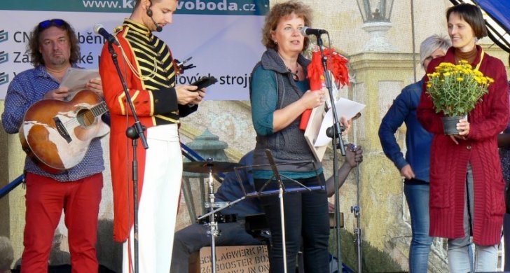 ivana-lnenickova-jablecny.jpg